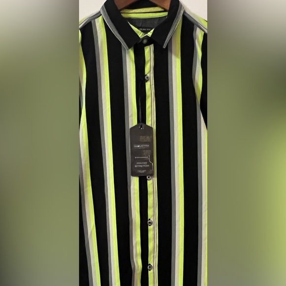 🎁 NWT! Geometrix New York Striped Button Down Shirt. - Picture 3 of 15